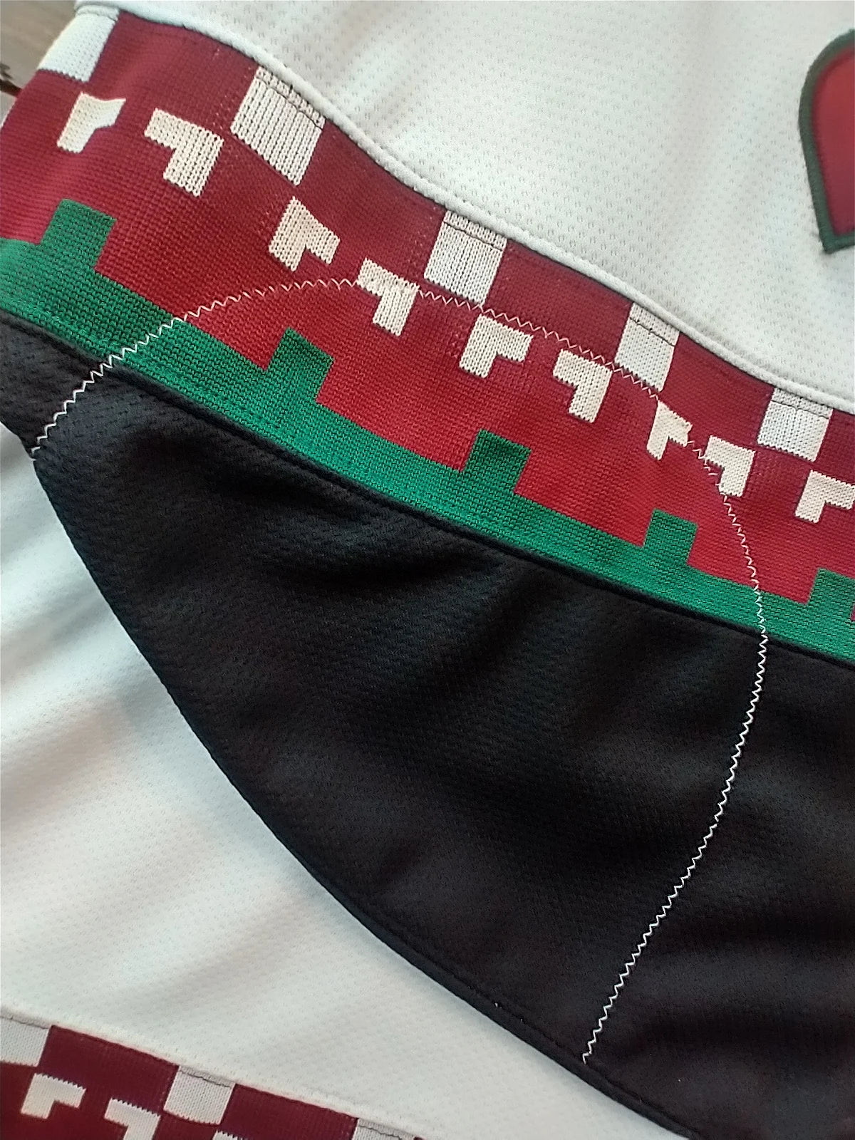 1996-98 Phoenix Coyotes NHL Authentic Starter Ice Hockey Jersey #22 Mike Gartner - Autographed